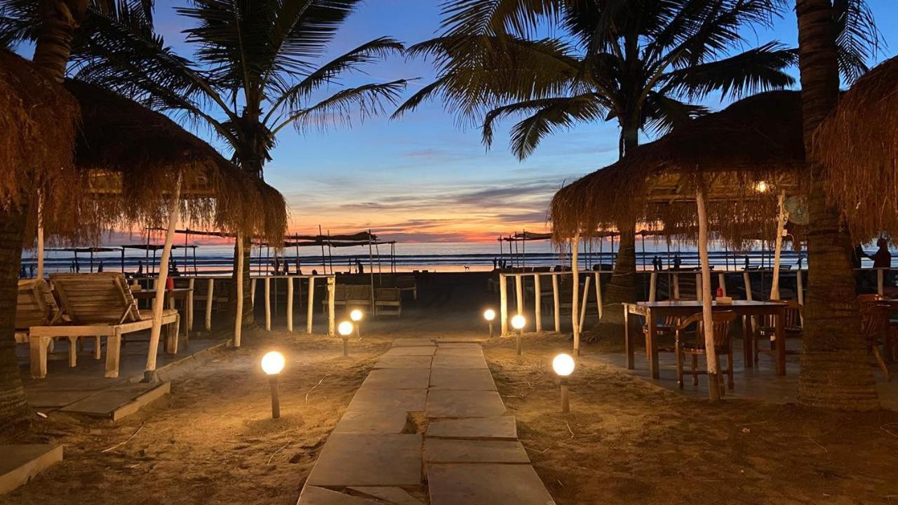 Village Susegat Beach Resort Morjim Exterior foto
